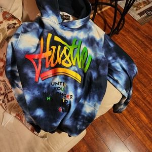 Studio 23 Concept Pullover